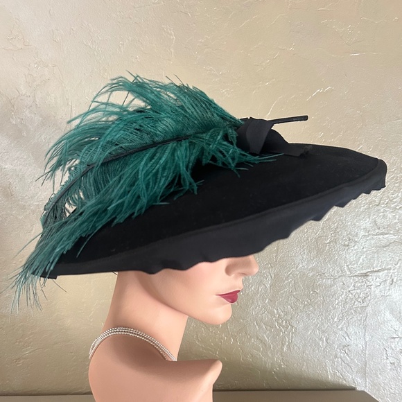 FASCINATING 1940s\' BLACK FELT WIDE BRIM HAT + LARGE AQUA OSTRICH FEATHER main image 13